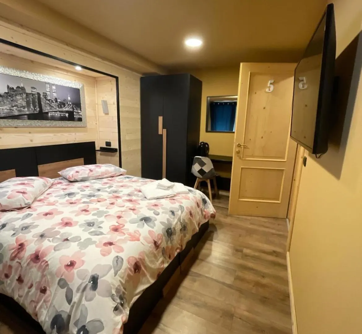 Rewind Hotel Temu 0*,  Italy